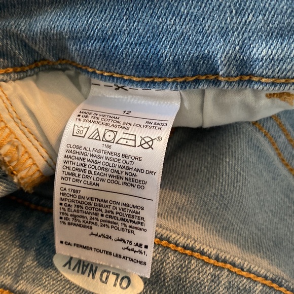 ✨Old Navy Distressed Shorts Size 12 - Picture 4 of 4